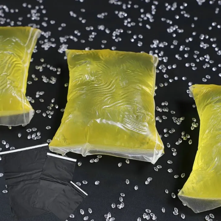 Pacáistiú ríomhthráchtála leá te